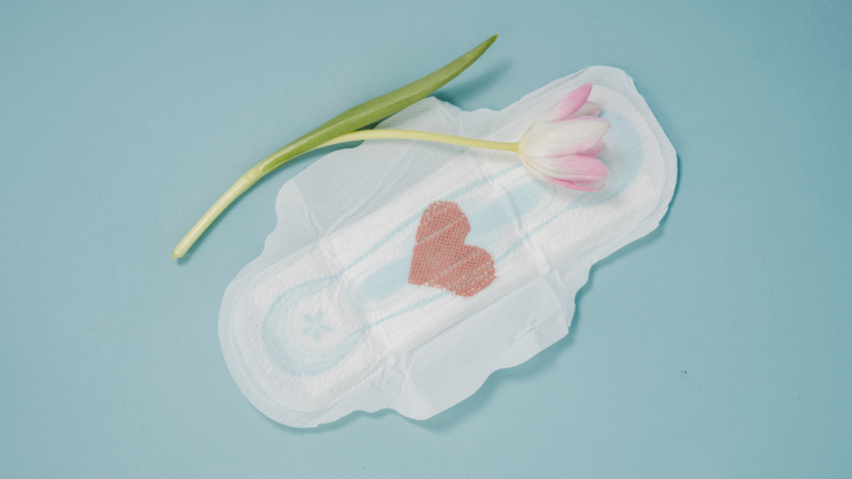 Kinh nguyệt ra ít kéo dài có màu nâu là bị bệnh gì ?